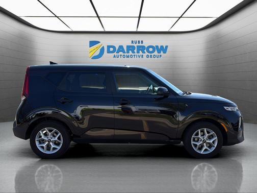 Cherry Black 2022 Kia Soul LX