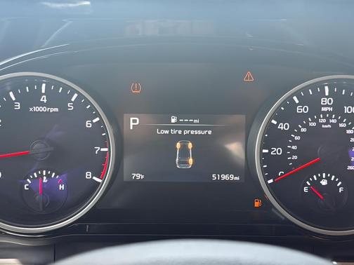 Aurora Black Pearl 2024 Kia Carnival EX