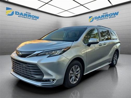 2023 Toyota Sienna XLE