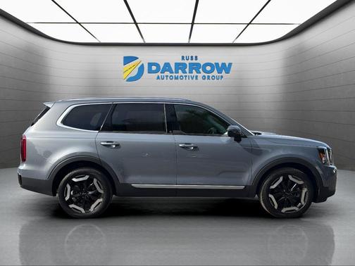 Everlasting Silver 2023 Kia Telluride S