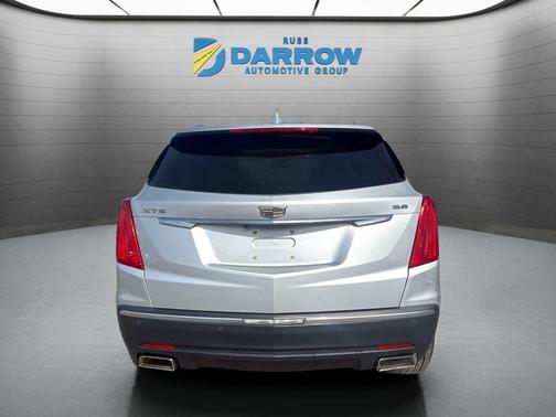 Radiant Silver Metallic 2017 Cadillac XT5 Luxury