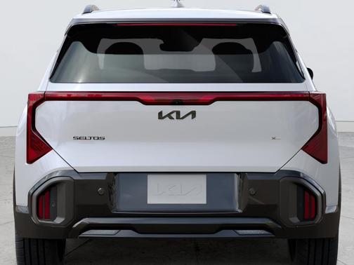 Snow White Pearl 2027 Kia Seltos X-Line