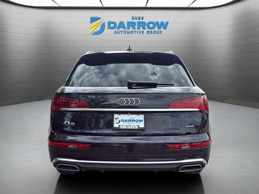 Mythos Black Metallic 2023 Audi Q5 45 S line quattro Premium