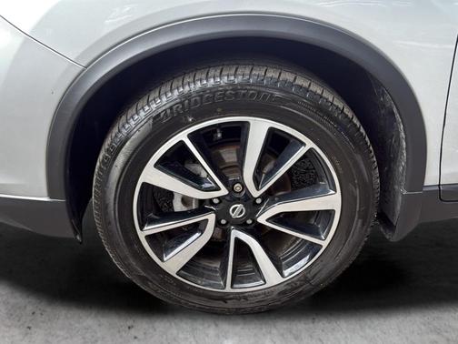 Brilliant Silver 2017 Nissan Rogue SL