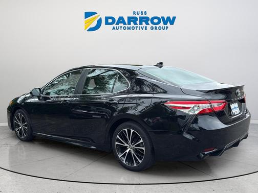 Midnight Black Metallic 2020 Toyota Camry SE
