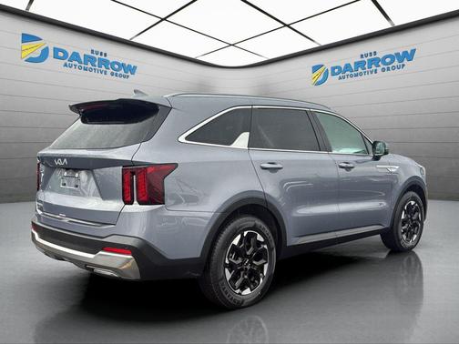 Everlasting Silver 2024 Kia Sorento S