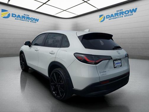 Platinum White Pearl 2024 Honda HR-V LX