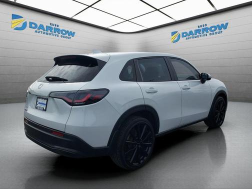 Platinum White Pearl 2024 Honda HR-V LX