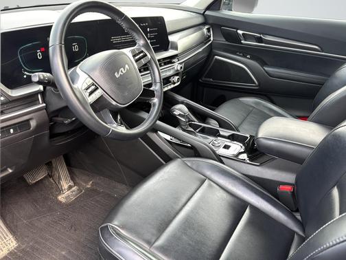 Ebony Black 2024 Kia Telluride LX