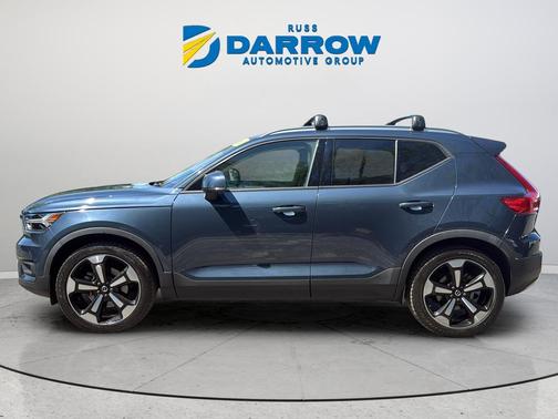 Denim Blue Metallic 2021 Volvo XC40 T5 Momentum