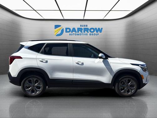 Snow White Pearl 2024 Kia Seltos S