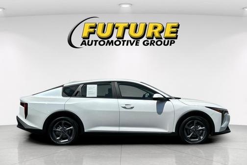 Snow White Pearl 2025 Kia K4 LXS