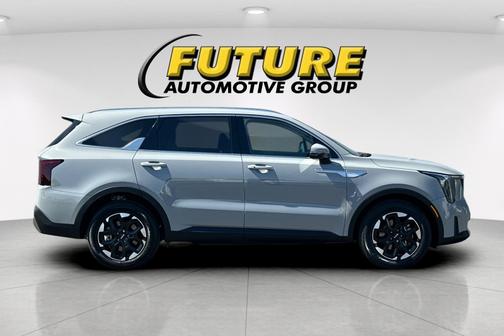 Gray 2025 Kia Sorento S