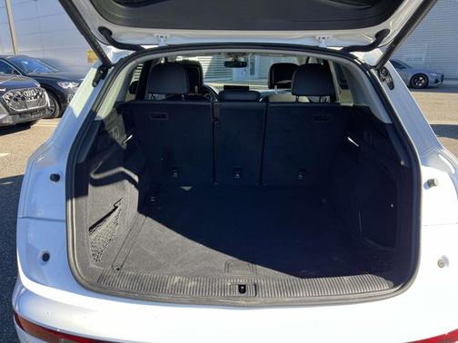 2025 Audi Q5 Premium