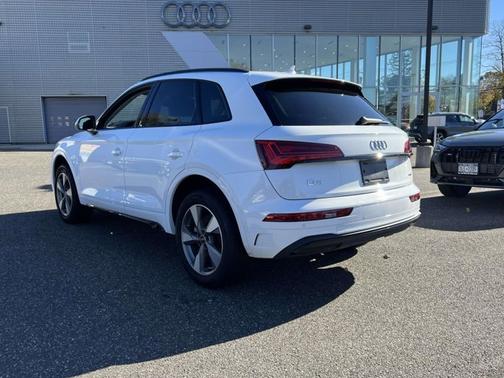 2025 Audi Q5 Premium