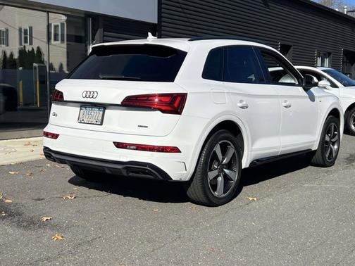 2023 Audi Q5 S line Premium Plus