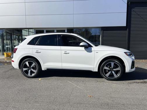 2023 Audi Q5 S line Premium Plus