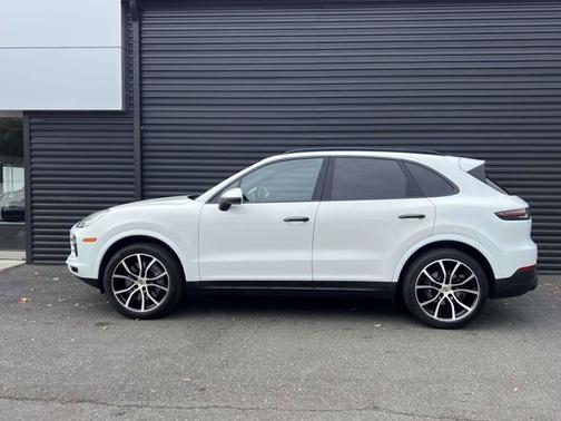 2023 Porsche Cayenne Platinum Edition
