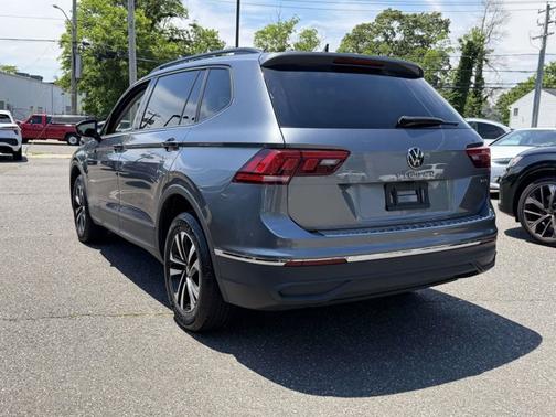 Platinum Gray Metallic 2023 Volkswagen Tiguan S