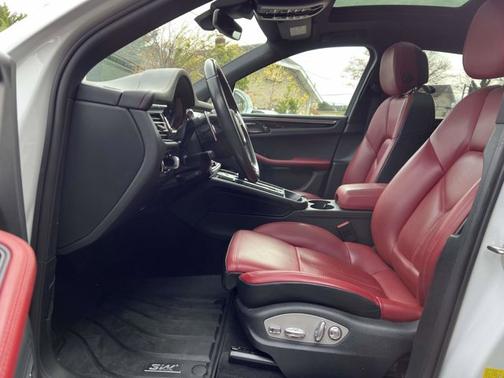 2022 Porsche Macan S