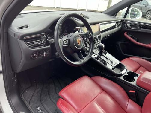2022 Porsche Macan S