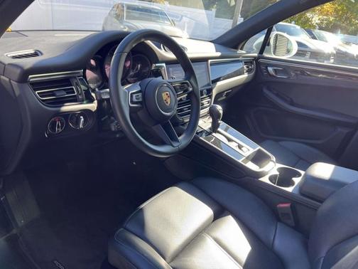 2022 Porsche Macan 