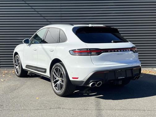 2022 Porsche Macan 