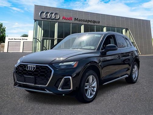 Black Metallic 2023 Audi Q5 S line Premium