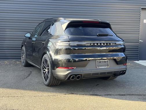 2026 Porsche Cayenne S E-Hybrid