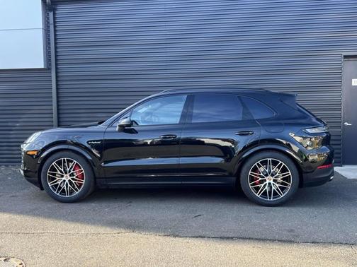 2026 Porsche Cayenne S E-Hybrid