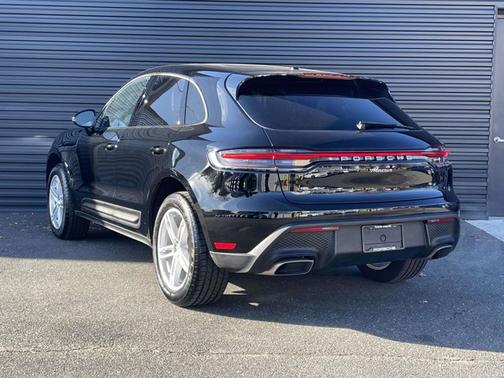 2025 Porsche Macan Base