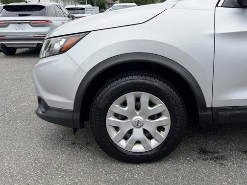 Brilliant Silver 2018 Nissan Rogue Sport S