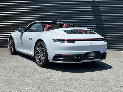 2024 Porsche 911 Carrera