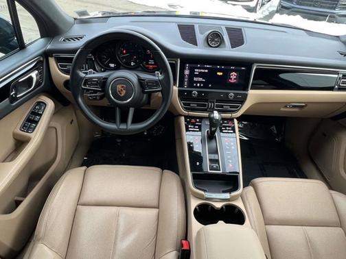 2023 Porsche Macan T