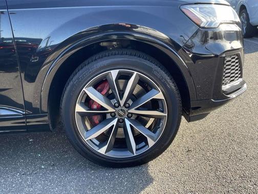 2024 Audi SQ7 Premium Plus