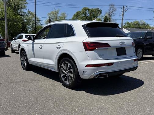 Glacier White 2023 Audi Q5 S line Premium