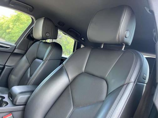 2022 Porsche Macan