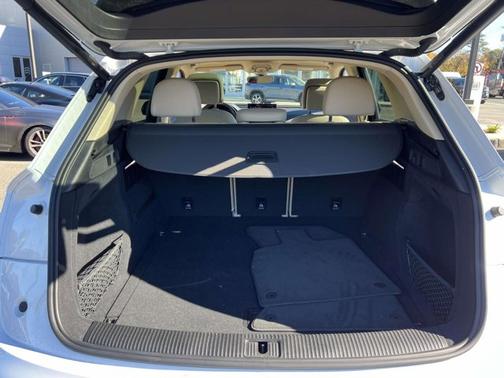 2022 Audi Q5 S line Premium