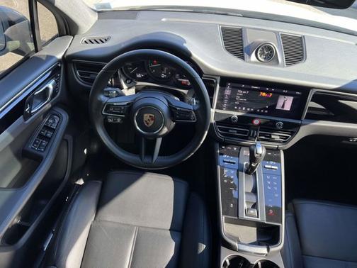 2024 Porsche Macan 