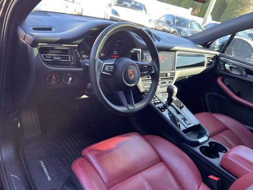 2023 Porsche Macan 