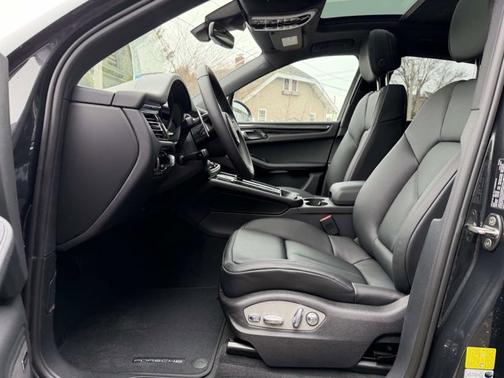 Volcano Grey Metallic 2026 Porsche Macan