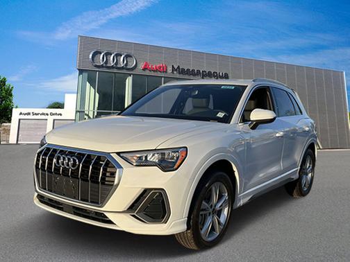2022 Audi Q3 S line Premium