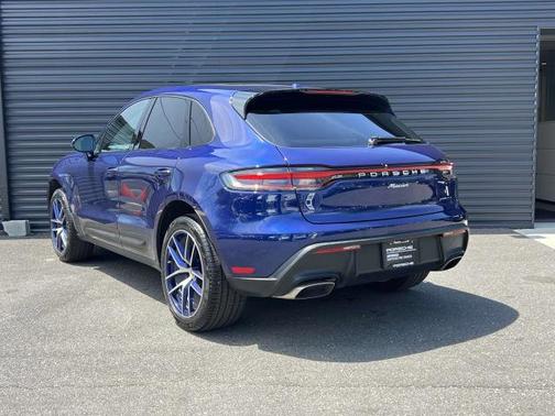 2022 Porsche Macan Base (PDK)