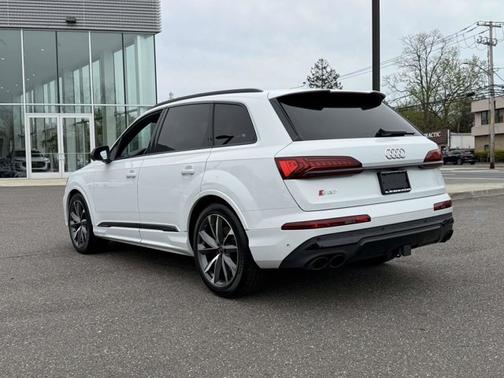 White 2024 Audi SQ7 Premium Plus