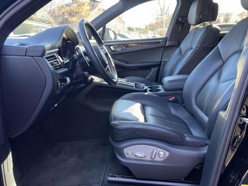 2023 Porsche Macan 