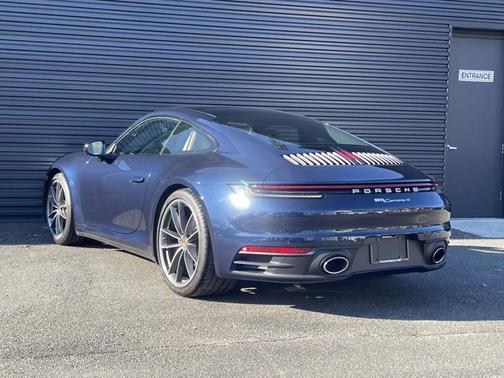 2021 Porsche 911 Carrera 4