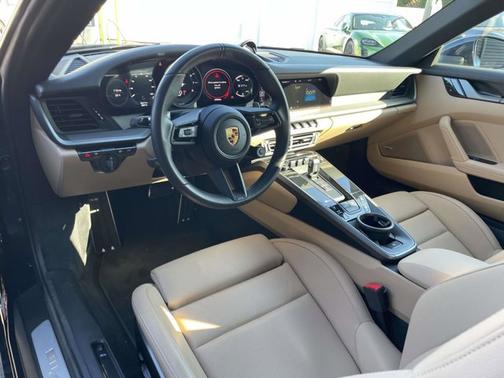 2021 Porsche 911 Carrera 4