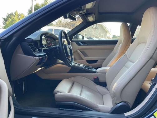 2021 Porsche 911 Carrera 4