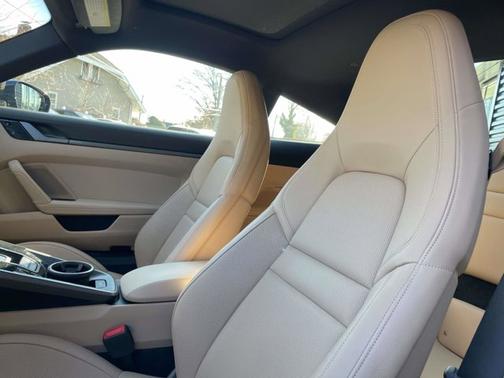 2021 Porsche 911 Carrera 4