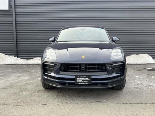 2023 Porsche Macan 
